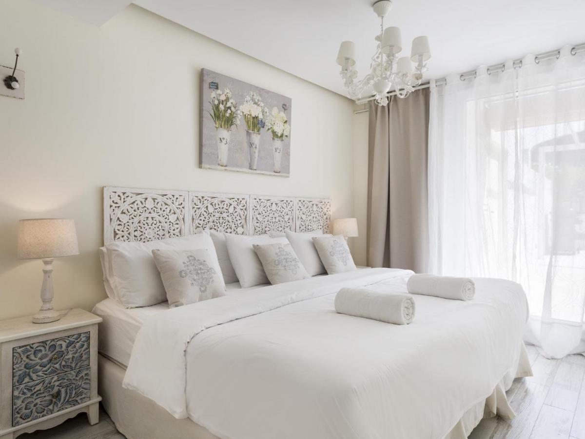 Sitges Spaces Mediterranean Apartments 5 Bedrooms, 4 Bathrooms, 75M2 Terrace, Centre Sitges- Sleeps 11 Extérieur photo