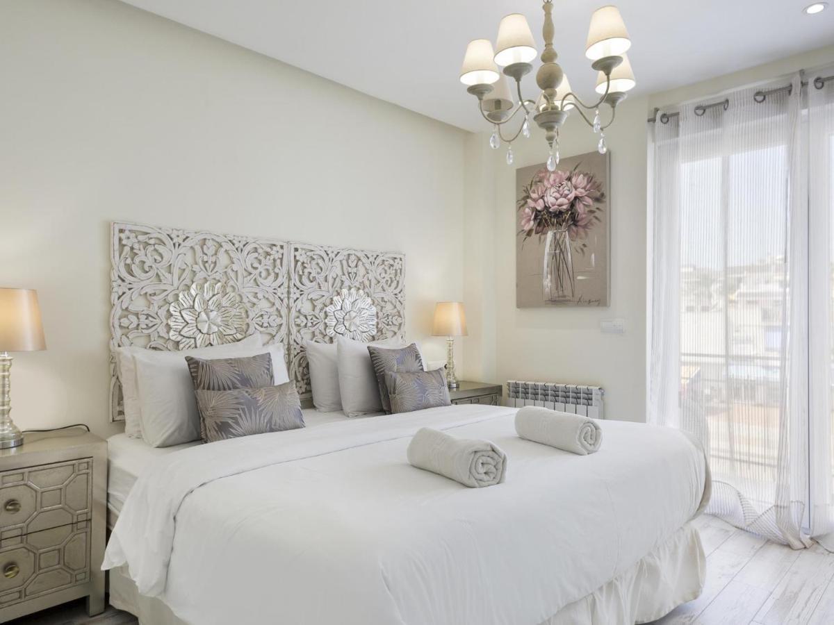 Sitges Spaces Mediterranean Apartments 5 Bedrooms, 4 Bathrooms, 75M2 Terrace, Centre Sitges- Sleeps 11 Extérieur photo