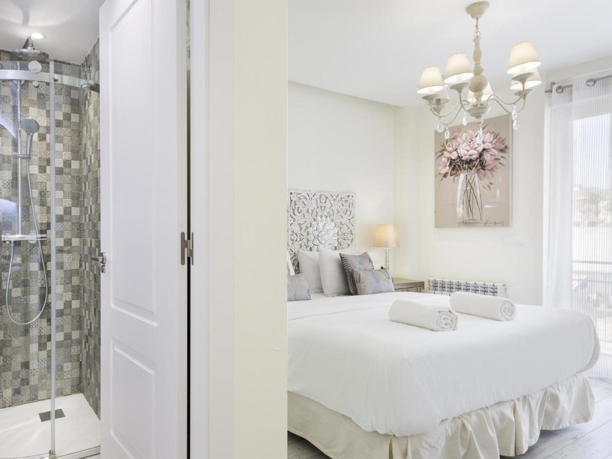 Sitges Spaces Mediterranean Apartments 5 Bedrooms, 4 Bathrooms, 75M2 Terrace, Centre Sitges- Sleeps 11 Extérieur photo
