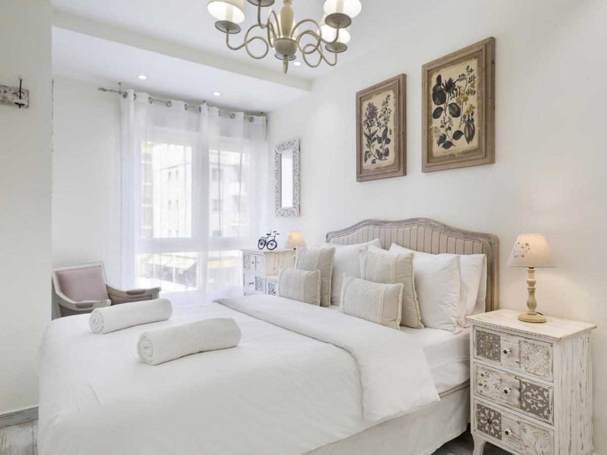 Sitges Spaces Mediterranean Apartments 5 Bedrooms, 4 Bathrooms, 75M2 Terrace, Centre Sitges- Sleeps 11 Extérieur photo
